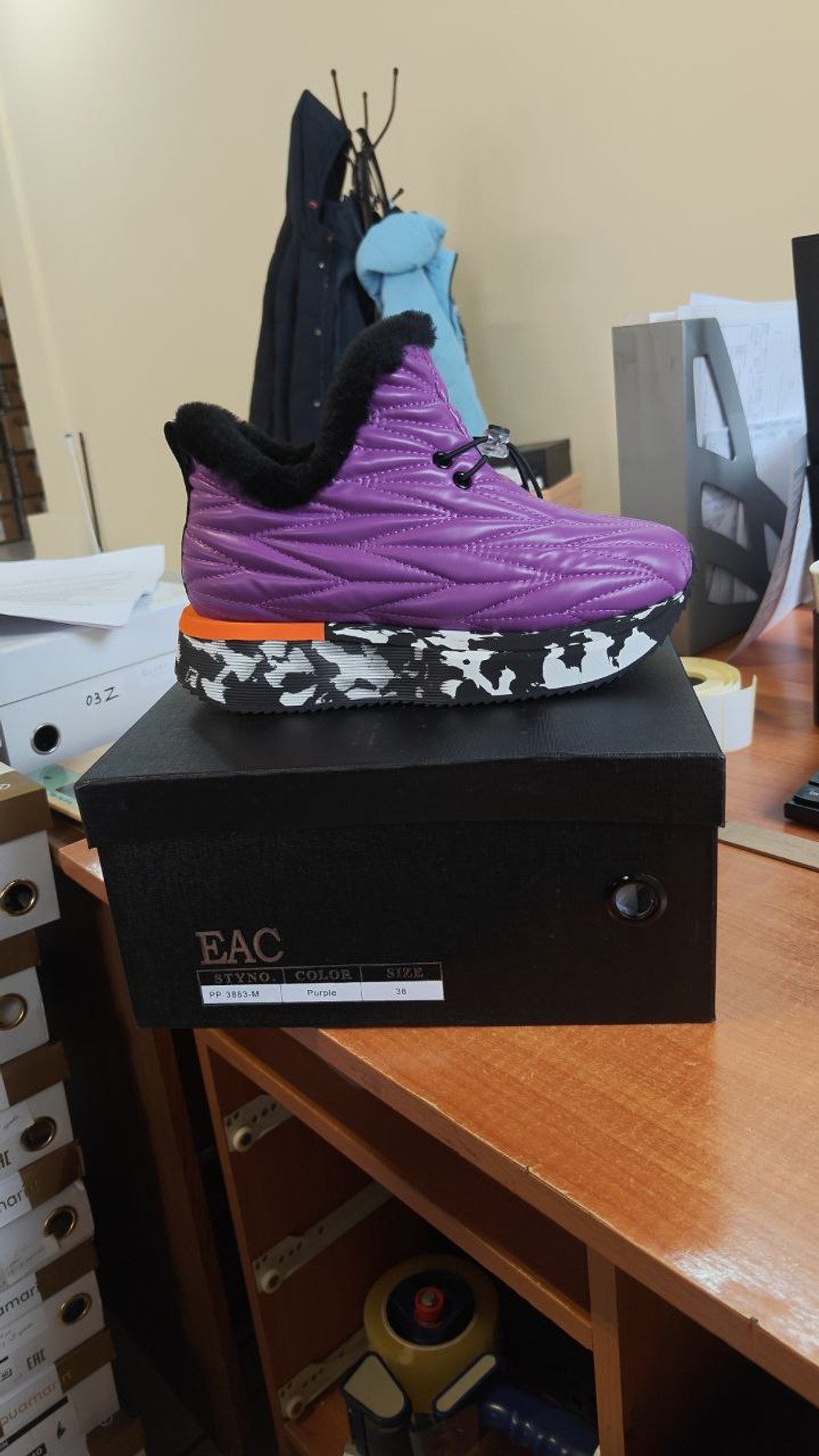 Кроссовки женские зимние