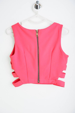 Топ модный, визуально на 44 размер