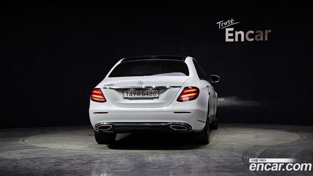 Mercedes-Benz E-Class W213 E300e Exclusive (12.2019)