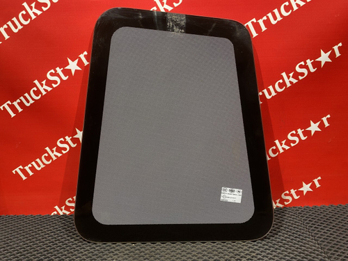 Стекло боковое правое 2023г