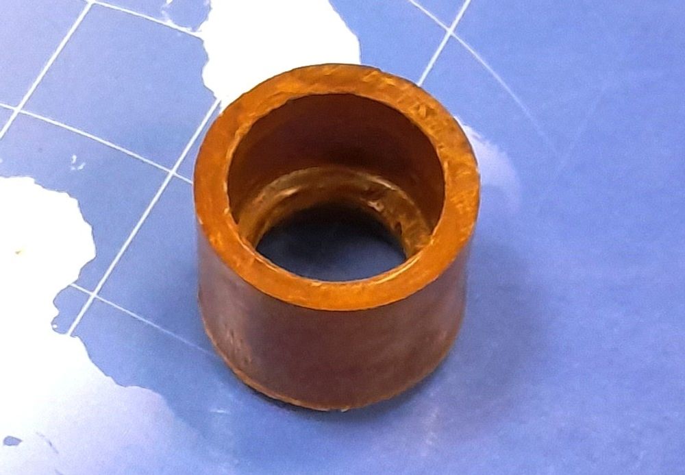 BG-94100 Изолятор / Изолирующая втулка, предназначен для использования в качестве расходной части в ручных сварочных горелках MIG/MAG серии RU-500 / RU-600