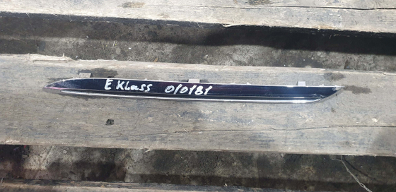 Молдинг решетки радиатора Mercedes E-Class (W213) 16-20 Б/У Оригинал A2138880373