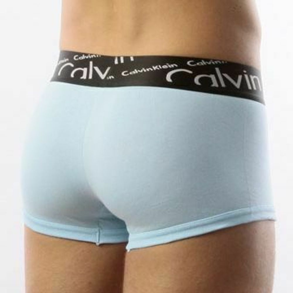 Мужские трусы боксеры светло-голубые с черной косой резинкой Calvin Klein Black Waistband Italics Boxer Sky Blue