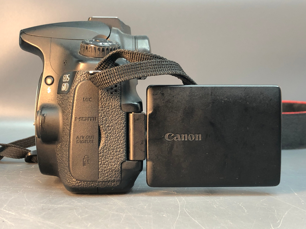 Canon 60D kit 18-55mm, 45000 кадров