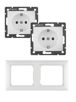 Legrand розетка 4320 с рамкой 2 с/к