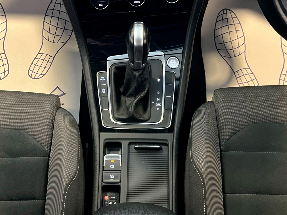 Volkswagen Golf, 2017 год