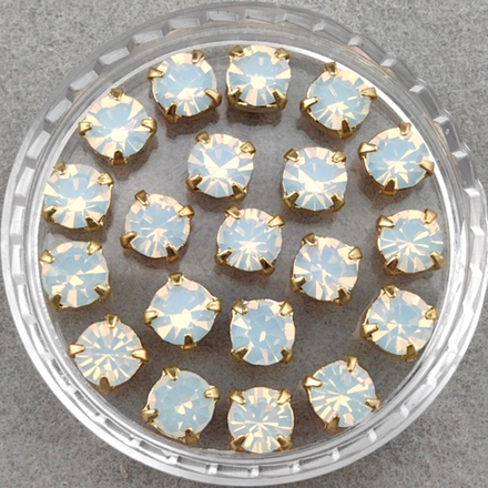 Шатоны Preciosa MAXIMA в оправах, White Opal/Gold