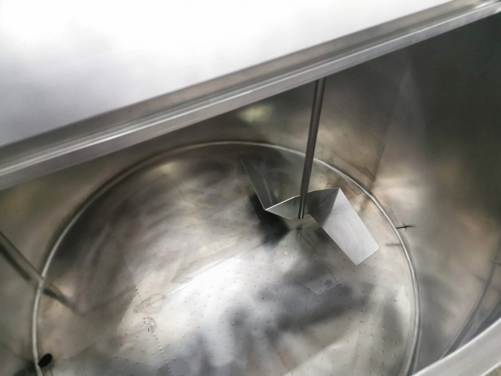 Охладитель молока вертикального типа ОМВТ