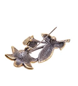 AM-3516 Брошь «Цветок Ворслея» (латунь, янтарь)