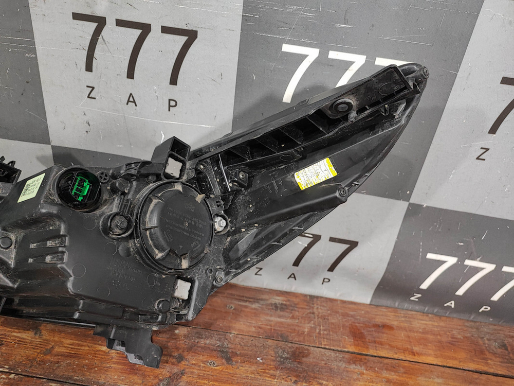 Фара правая галоген Hyundai Solaris 2 (HCR) 20-нв Б/У Оригинал 92102H5500