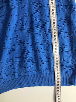 Джемпер красивого цвета, визуально на 42/44 размер