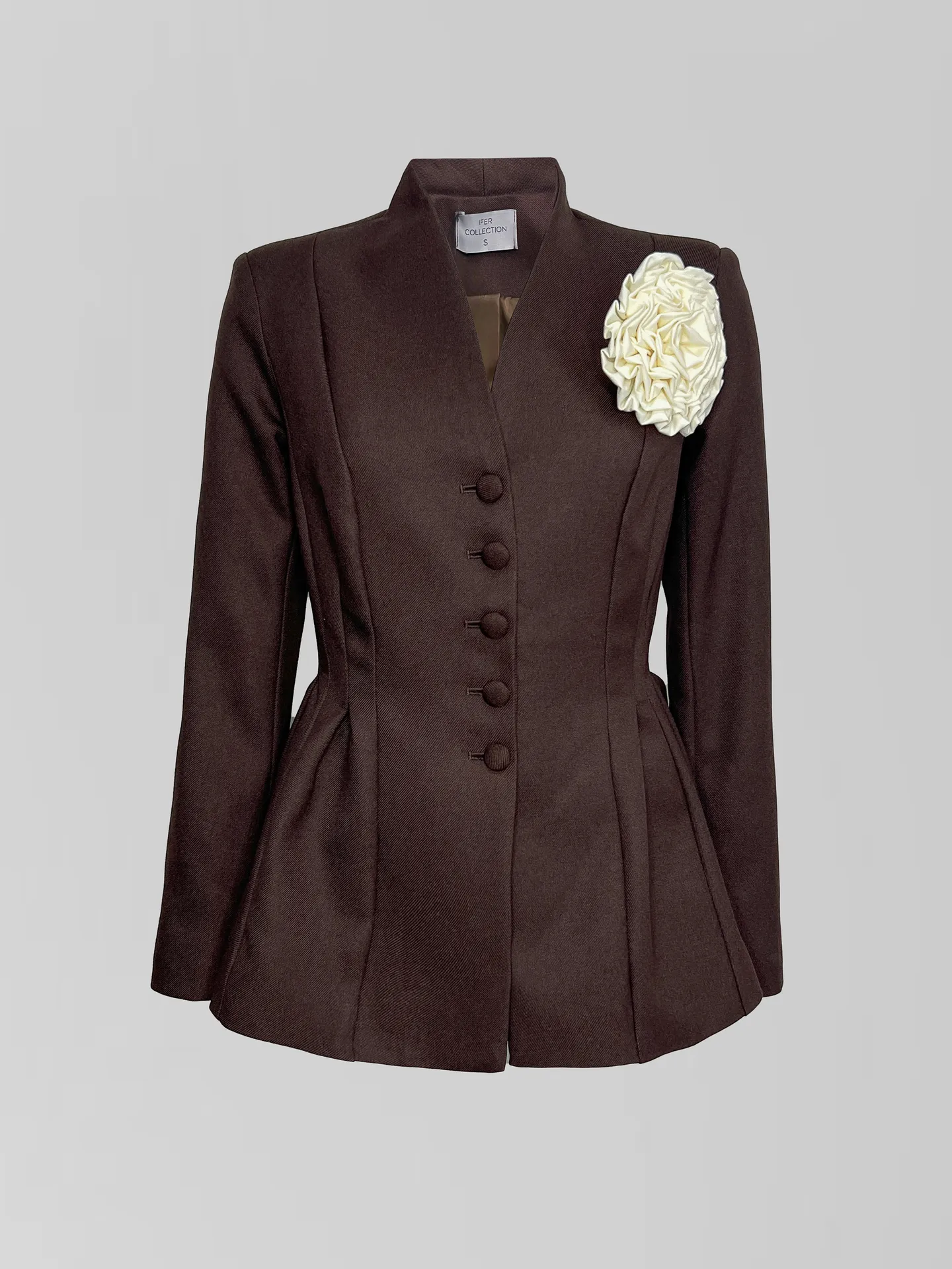 Пиджак Ifer Collection однотонный приталенный с розой на груди