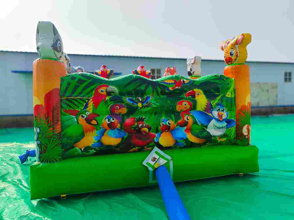 Коммерческий надувной батут «Попугайчики 2» без горки, размер 4*4*2,6 м