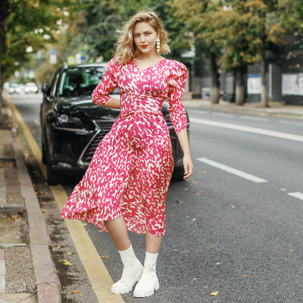 Нарядное платье My star с ярко - розовым принтом ,шёлк 100% .