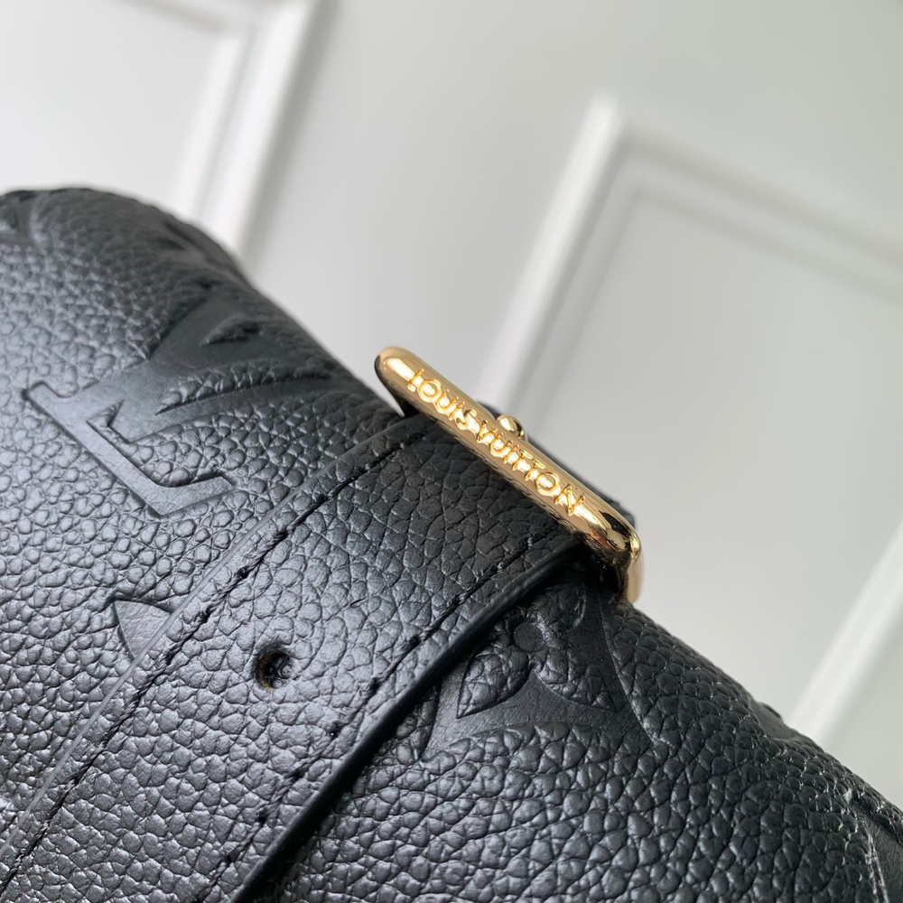 Louis Vuitton Pochette Metis Soft Bag
