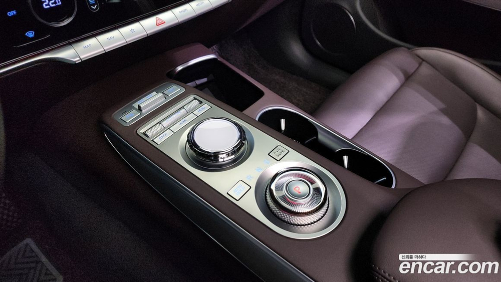Genesis GV70 2.5T Бензин 2WD (04.2021)