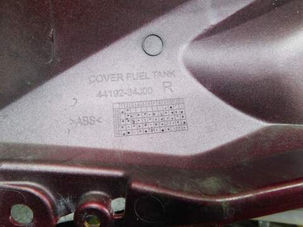 пластик боковой правый Suzuki Gixxer 150 44192-34J00