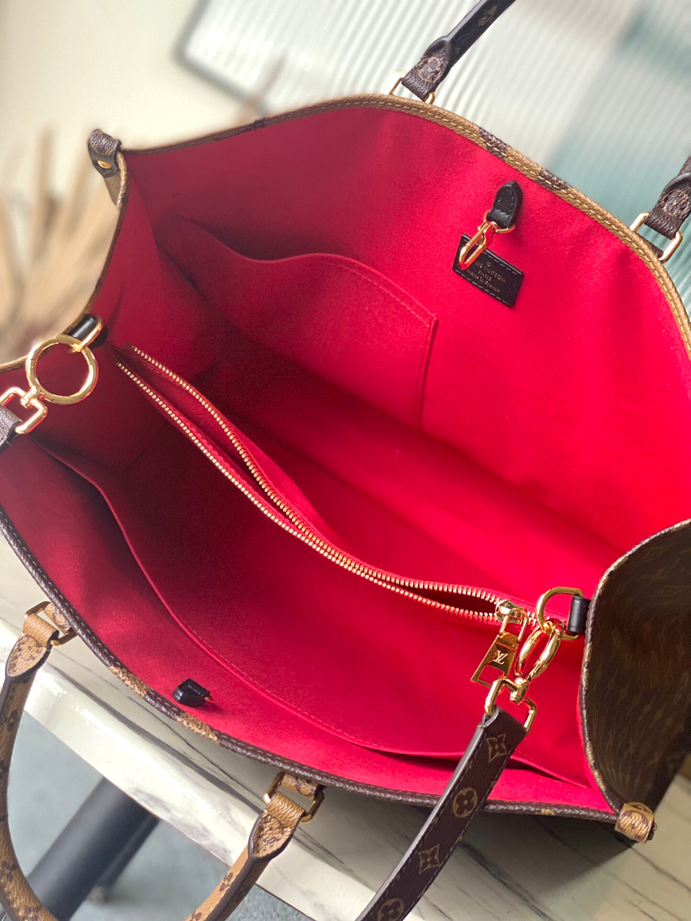 Louis Vuitton Onthego Voyage