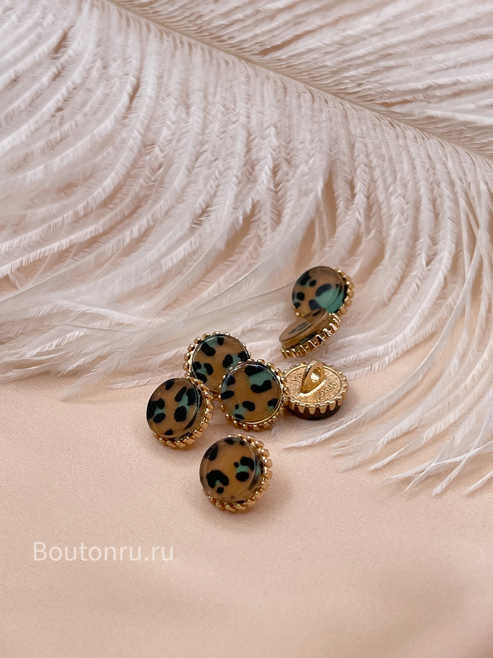 Пуговицы на ножке золотистые с леопардовым принтом