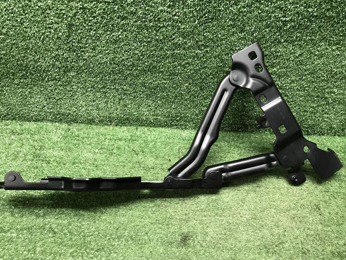 Петля капота левая Range Rover Vogue 5 L460 21-нв