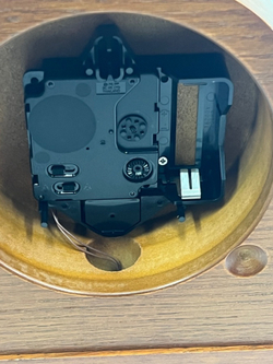 Настольные часы Seiko QXJ013BN