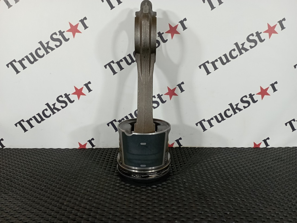 Поршень с шатуном