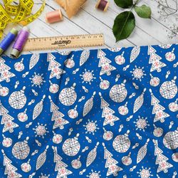 Ткань ниагара ёлочные игрушки на синем фоне