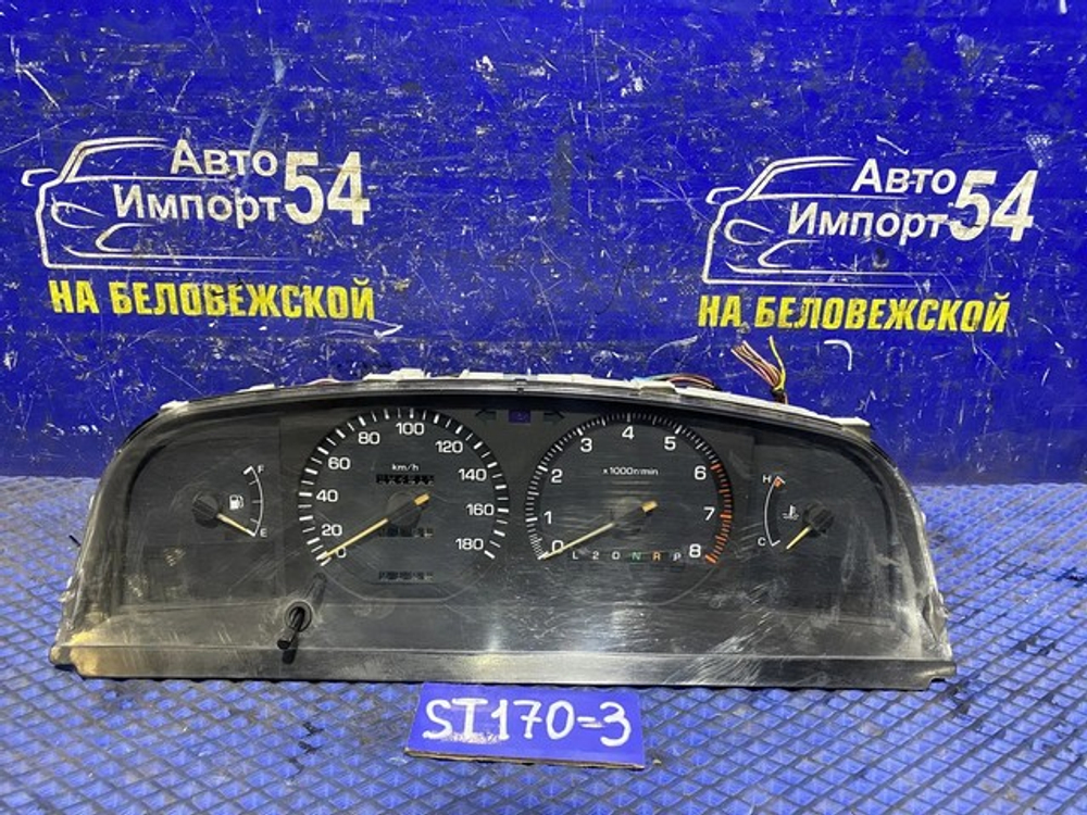 Щиток приборов TOYOTA CORONA 1990