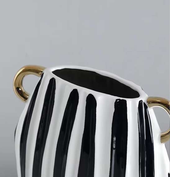 Ваза Vertical line vase A