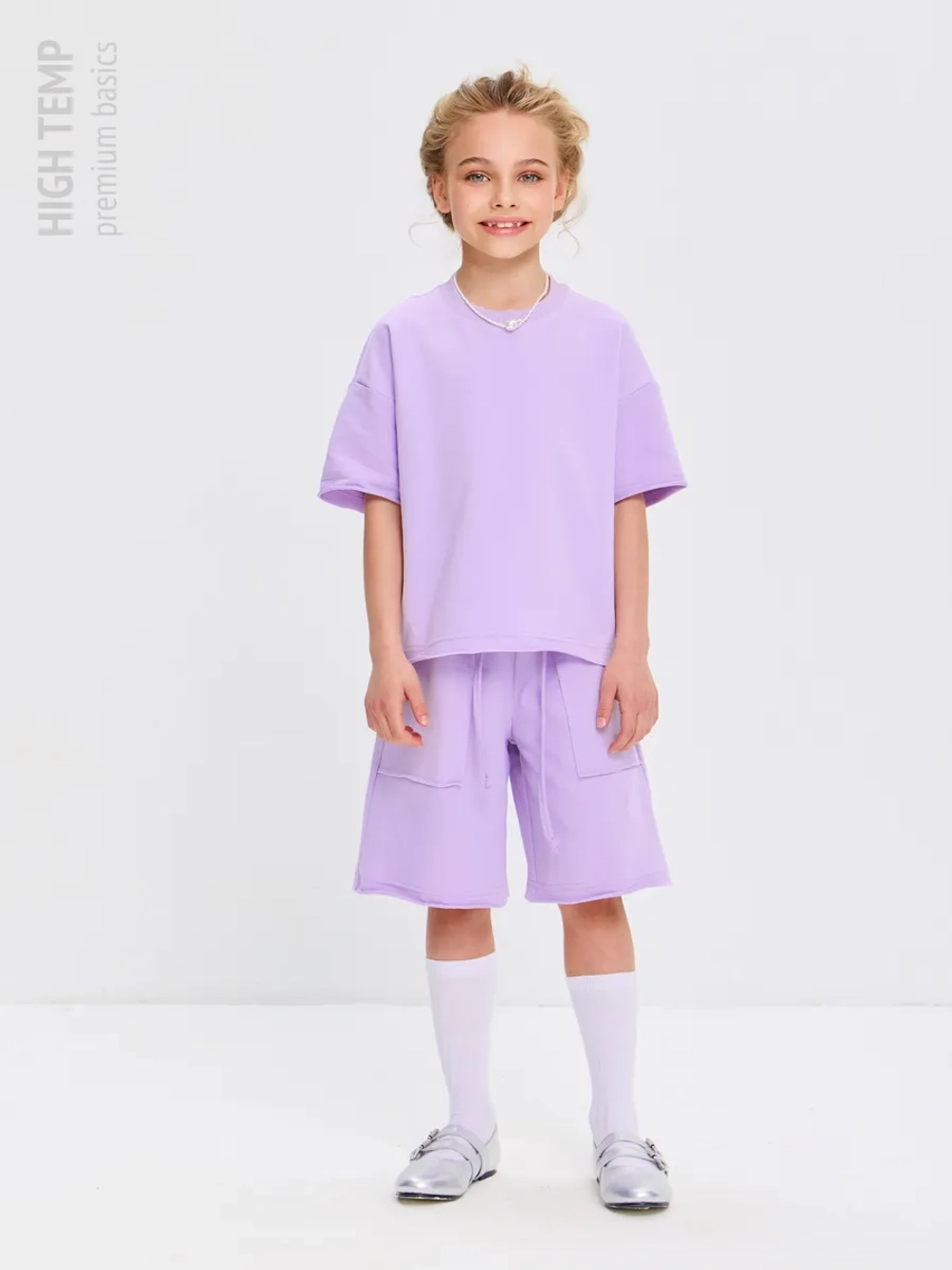 Костюм оверсайз с футболкой и шортами