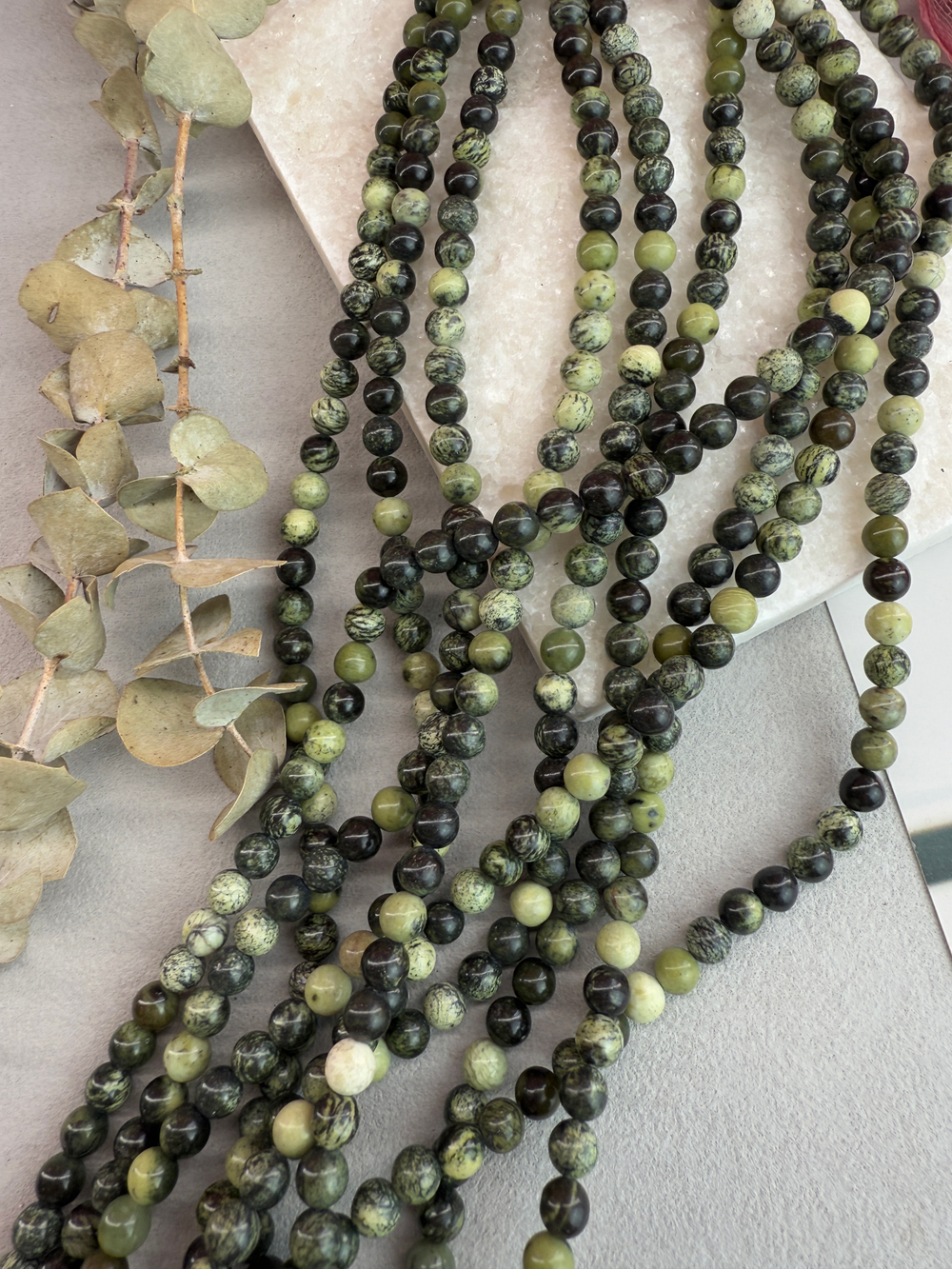 Натуральный змеевик 6 мм, 37 мм