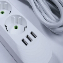 Сетевой фильтр 4 розетки, пилот, удлинитель, разветвитель, 4 USB, длина провода 5 метров, белый