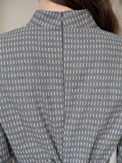 Платье с вшитой манишкой