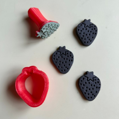 Штамп с вырубкой «Клубника»