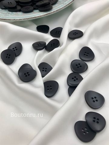 Пуговицы черные на прокол неровной формы