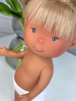 Кукла Nines виниловая 30см PIPPA LATINA без одежды (2899WL4)