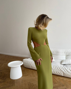 Платье футляр миди с разрезами на талии