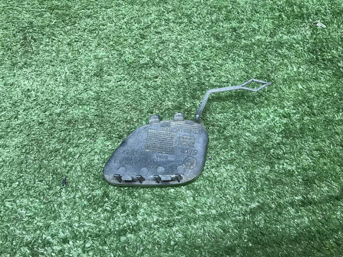 Заглушка буксировочного крюка BMW 4er G22 (20-нв)