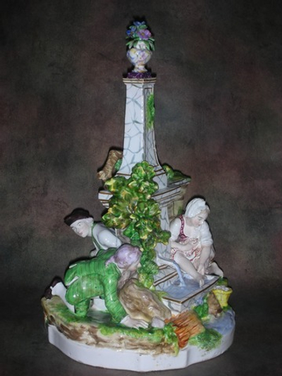 Статуэтка. Фарфор. У источника. Дети. HOCHST. Германия