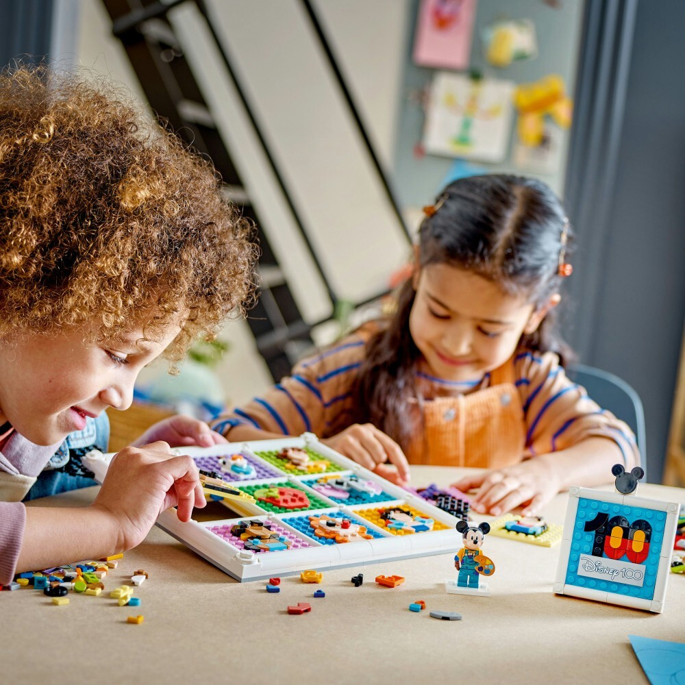 LEGO Disney — 100 лет культовой анимации Диснея 43221 / артикул   43221  / GTIN 5702017424897