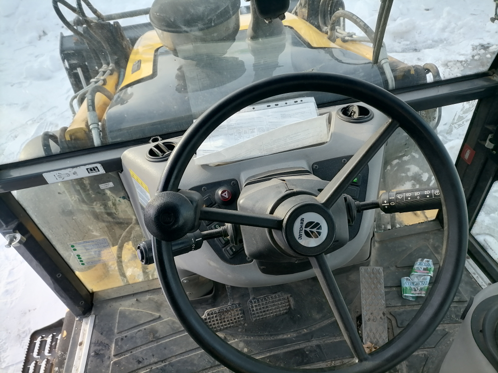 New Holland B110B Экскаватор-погрузчик B110B (Дизельный, 4,5 л, 110 л.с., АТ)