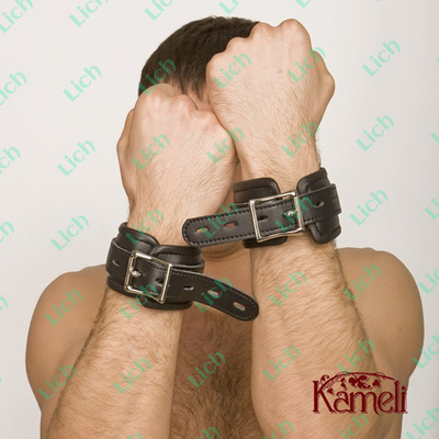 Наручники в комплекте с: висячий замок - 2 шт.