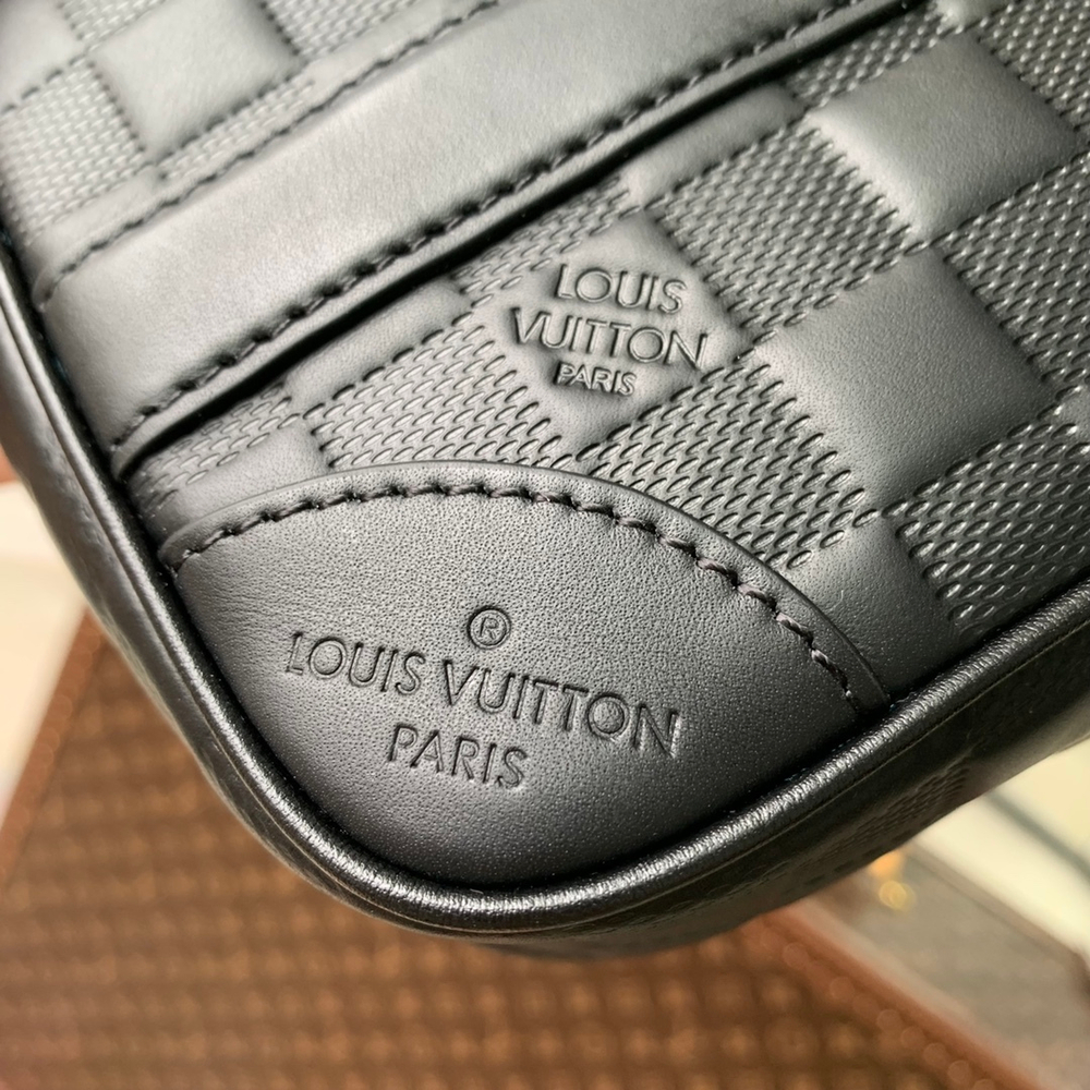 Louis Vuitton Pochette Kasai