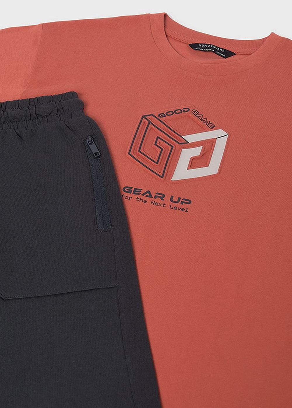 футболка с шортами