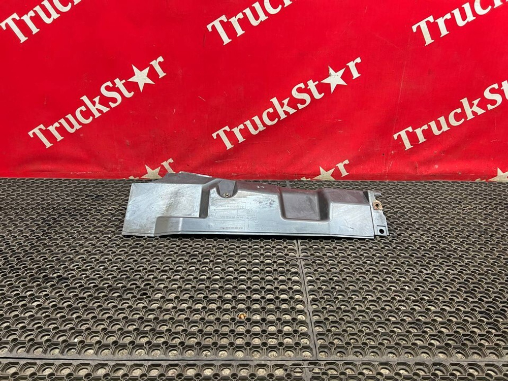 Шумоизоляция двигателя правая