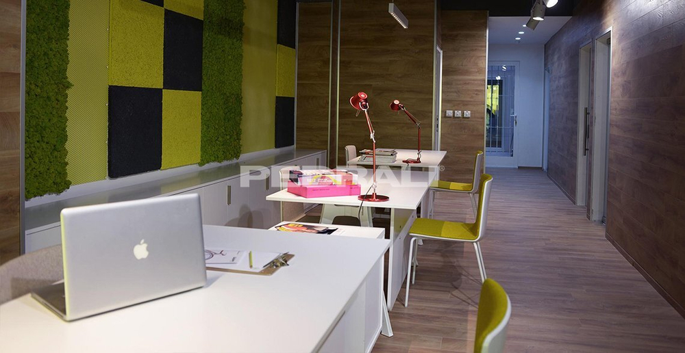 Стул с мягким сиденьем Pedrali Noa, белый, синий