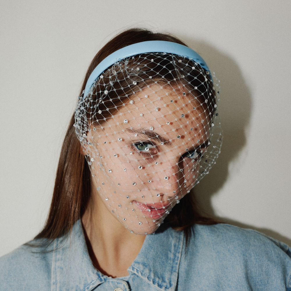 Голубая вуаль с декором