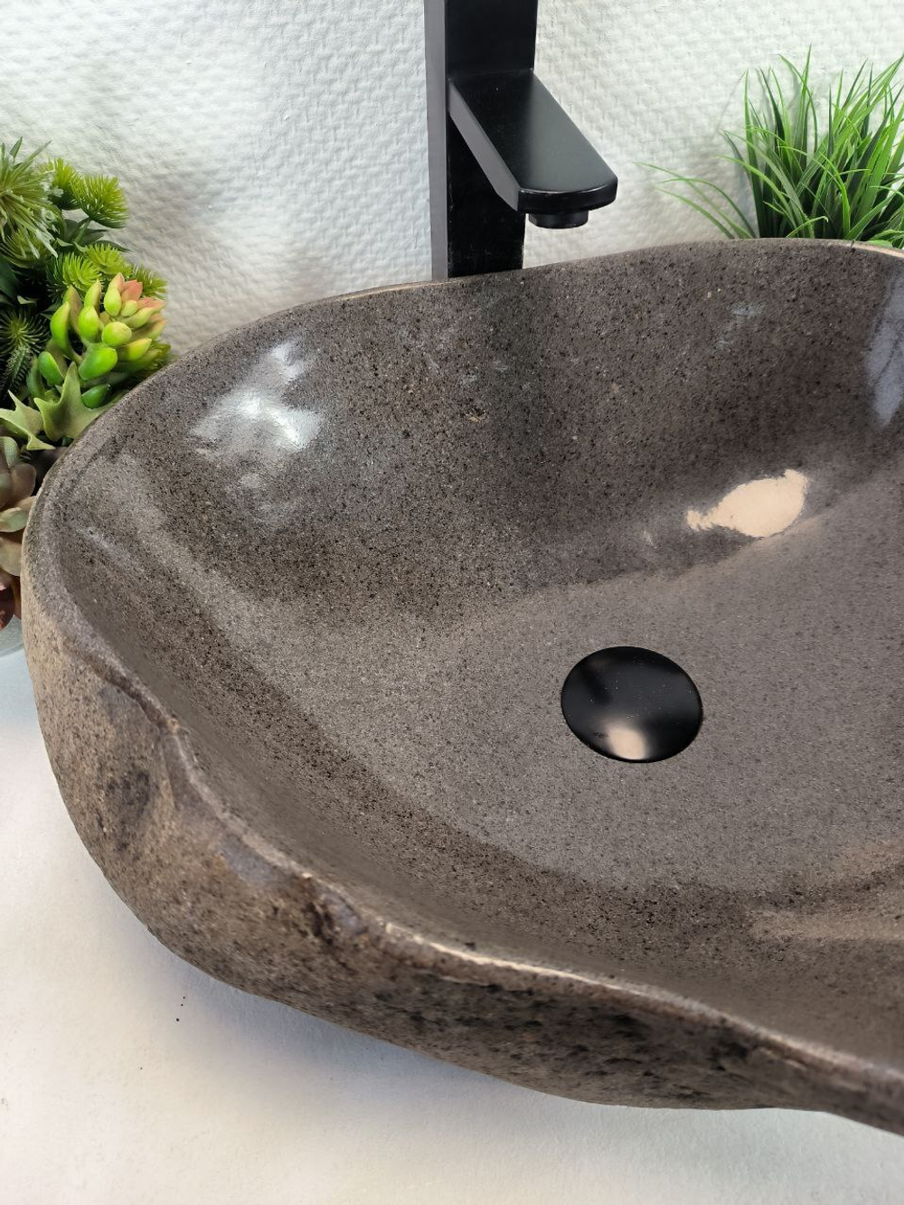 Раковина из речного камня RS-65622 47*40*15 0861