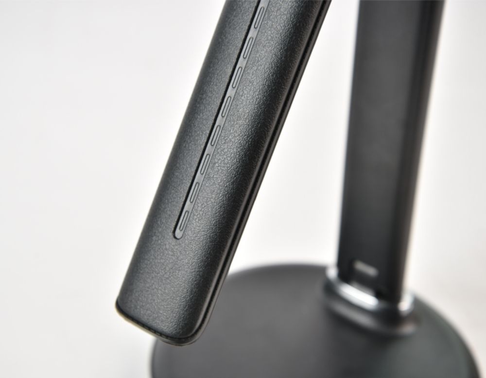 Ambrella Светодиодная настольная лампа с беспроводной зарядкой Desk DE521