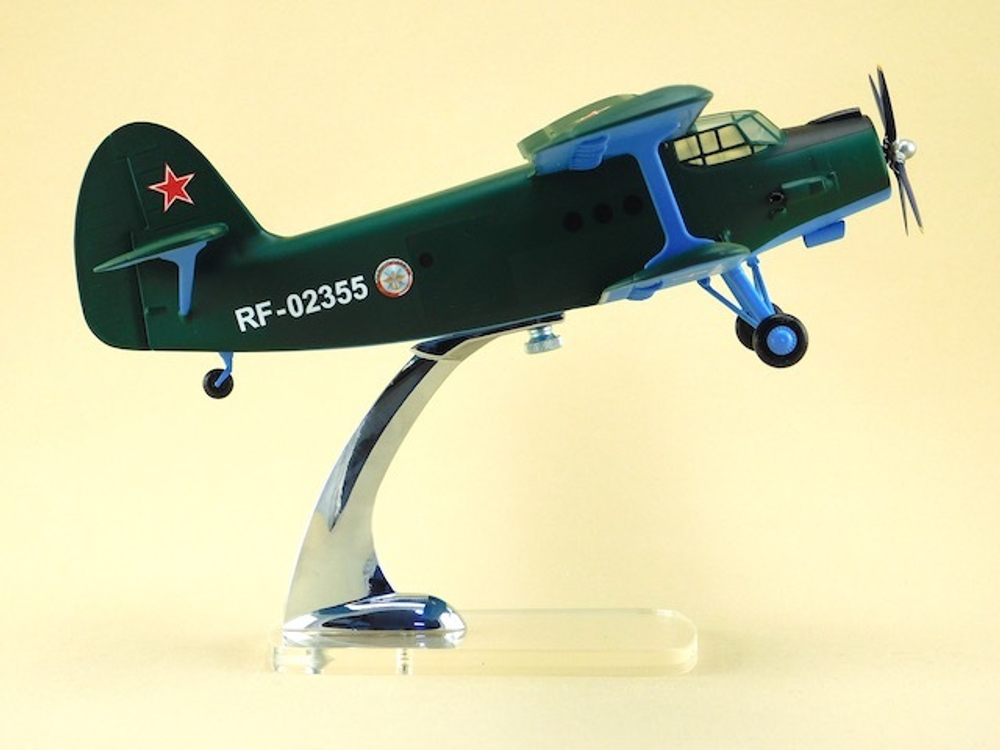 Модель самолета Ан-2 (М1:48, ДОСААФ)